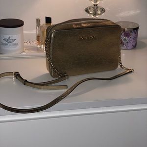 gold michael kors shoulder bag